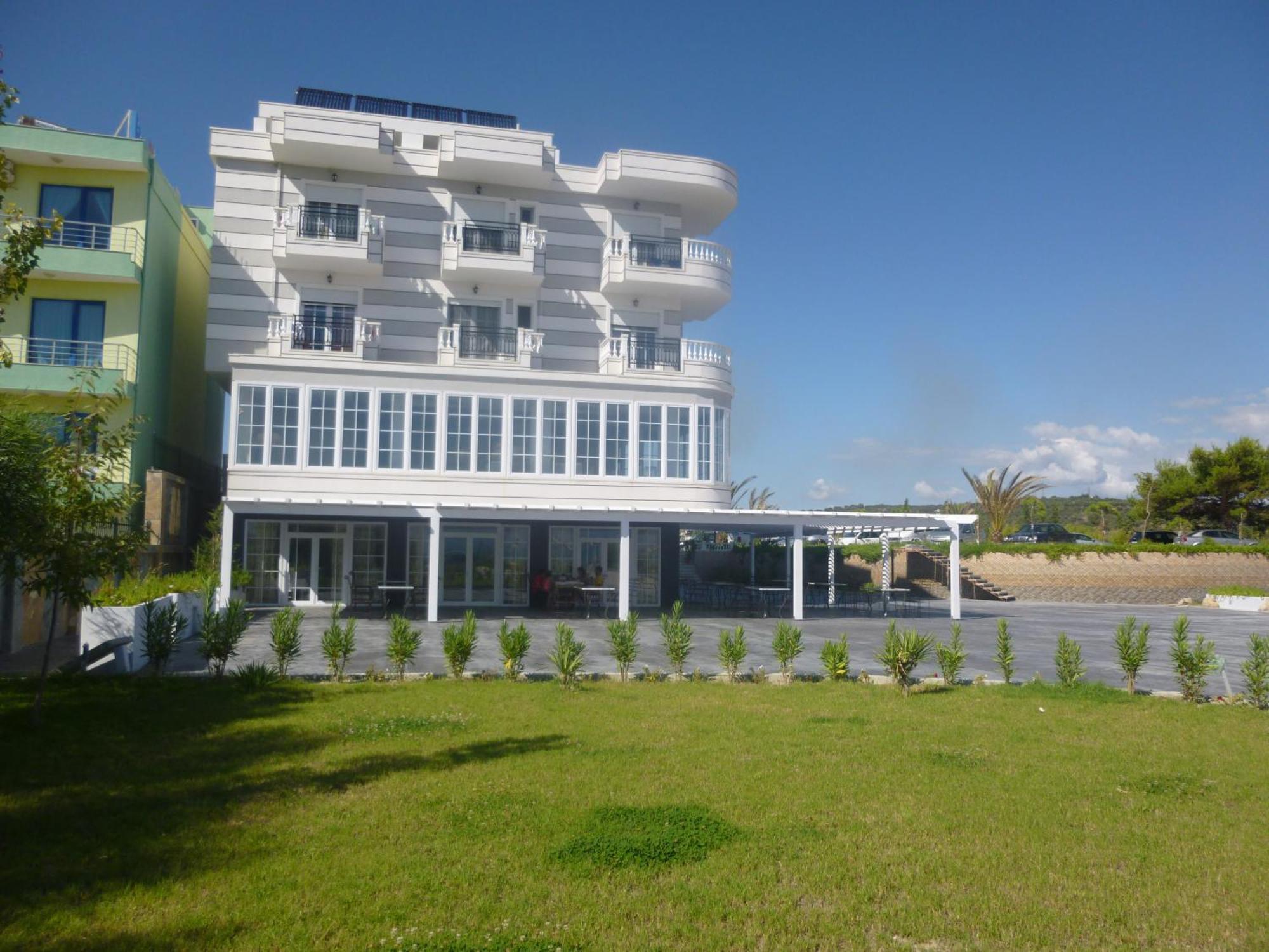Villamaria Hotel Zverneci Екстериор снимка