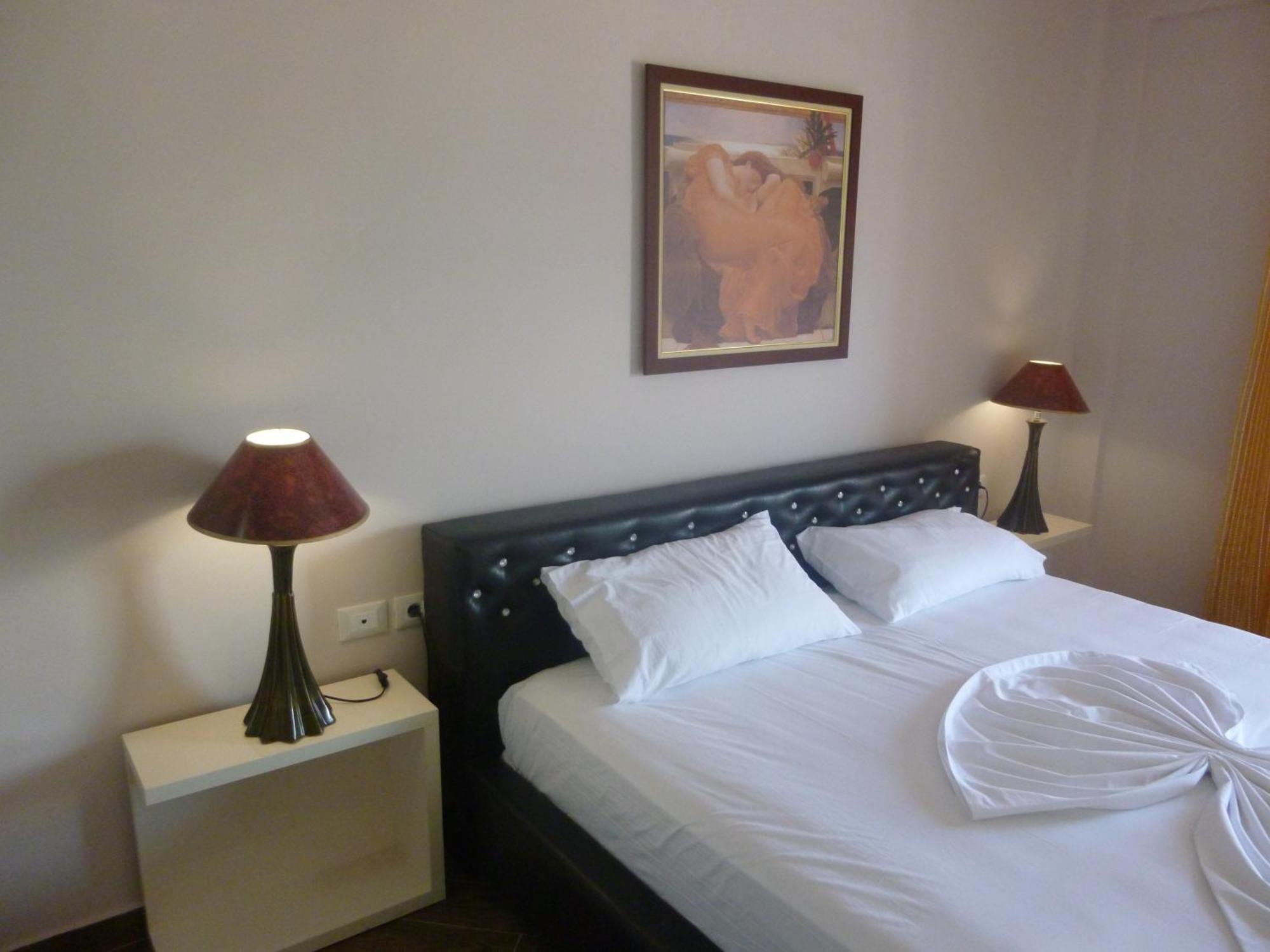 Villamaria Hotel Zverneci Екстериор снимка