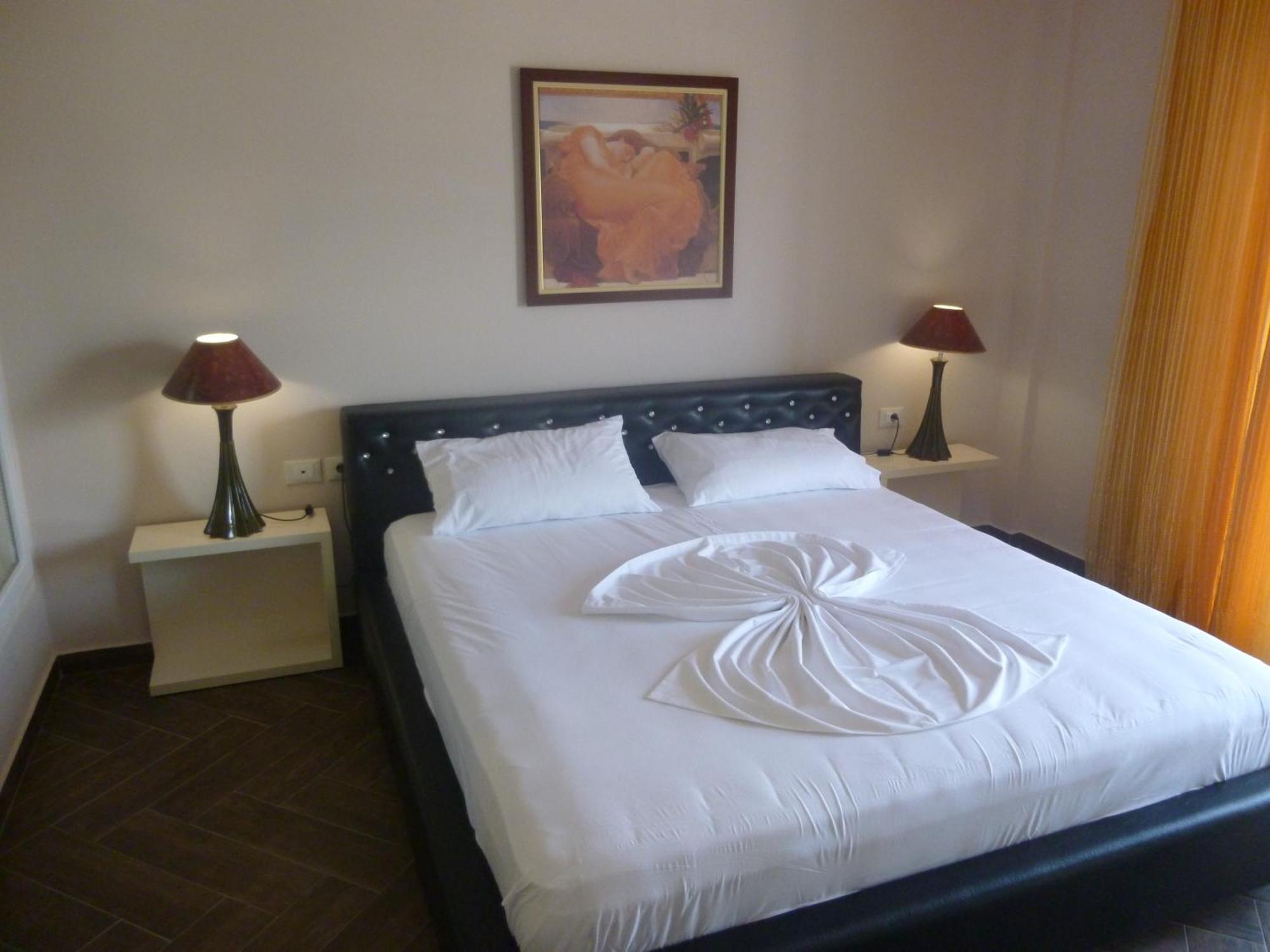 Villamaria Hotel Zverneci Екстериор снимка